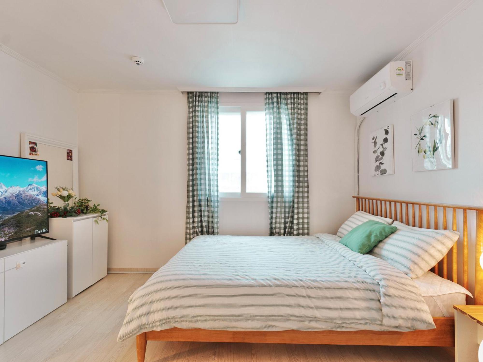 Yuri 2 Apartment *