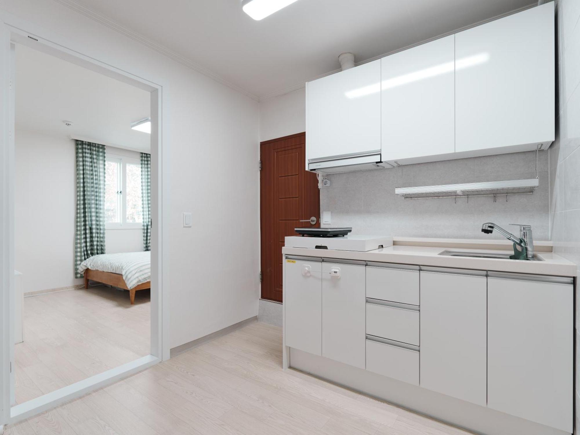 Yuri 2 Apartment